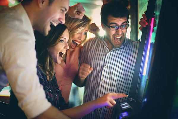 Unlocking Bonus Features: Maximizing Wins in Slot Games Gambling